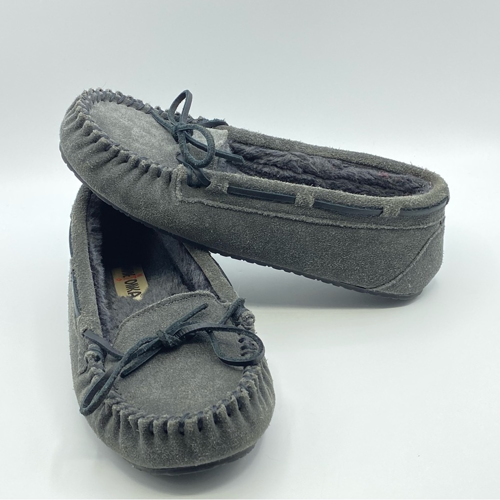 Minnetonka Women 7 Kilty Moccasin Shoes Leather Faux Fur Lined Hard Sole Slipper